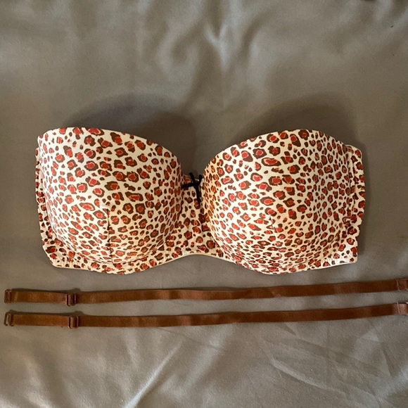 Body Bras Other - Cheetah Print 36D Removable Strap’s Never Worn Sexy Uplifting Strapless Bra